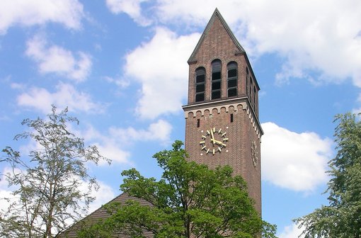 Die Kirche am Rockenhof in Hamburg-Volksdorf (c) Wikipedia | Pincerno